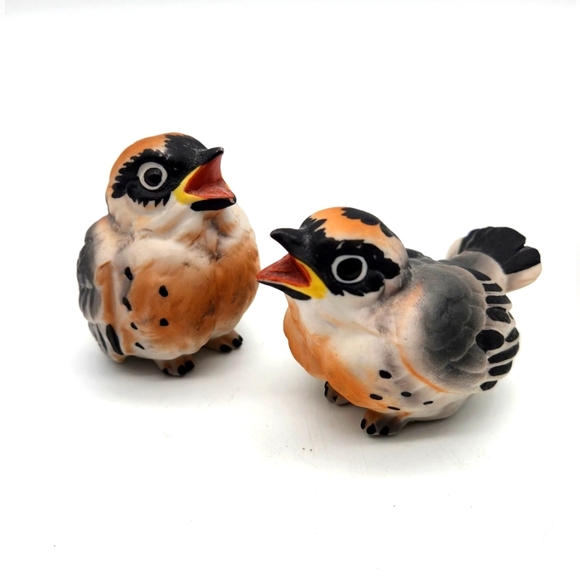 RARE Vintage Set (2) Porcelain Sparrow Figurines 2" x 2" Japan - Picture 1 of 8